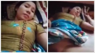 မိန်းမကို လက်နဲ့ကလိုင်းပေးတာ – Hot Wife! Pussy Finger Fuck