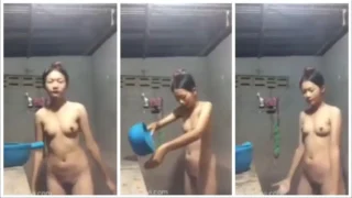 စော်လေးက ရေချိုးရင်းရွနေတာ – Small Tits Girl Is Dancing While Taking A Shower