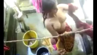 ရေချိုးချောင်းရိုက် (၁၃) – Teen Girls Shower In The Bathroom Spy Camera