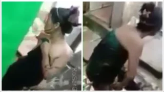 ရေချိုးချောင်းရိုက် (၁၇) – Student Girl Showering