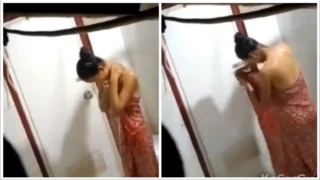 ရေချိုးချောင်းရိုက် (၂၃) – Teen Girl Shower In The Bathroom