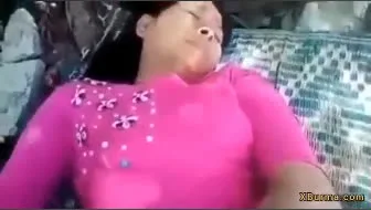 တောထဲသွားပြီး အပြန်အလှန်ကိုင်နေတာ